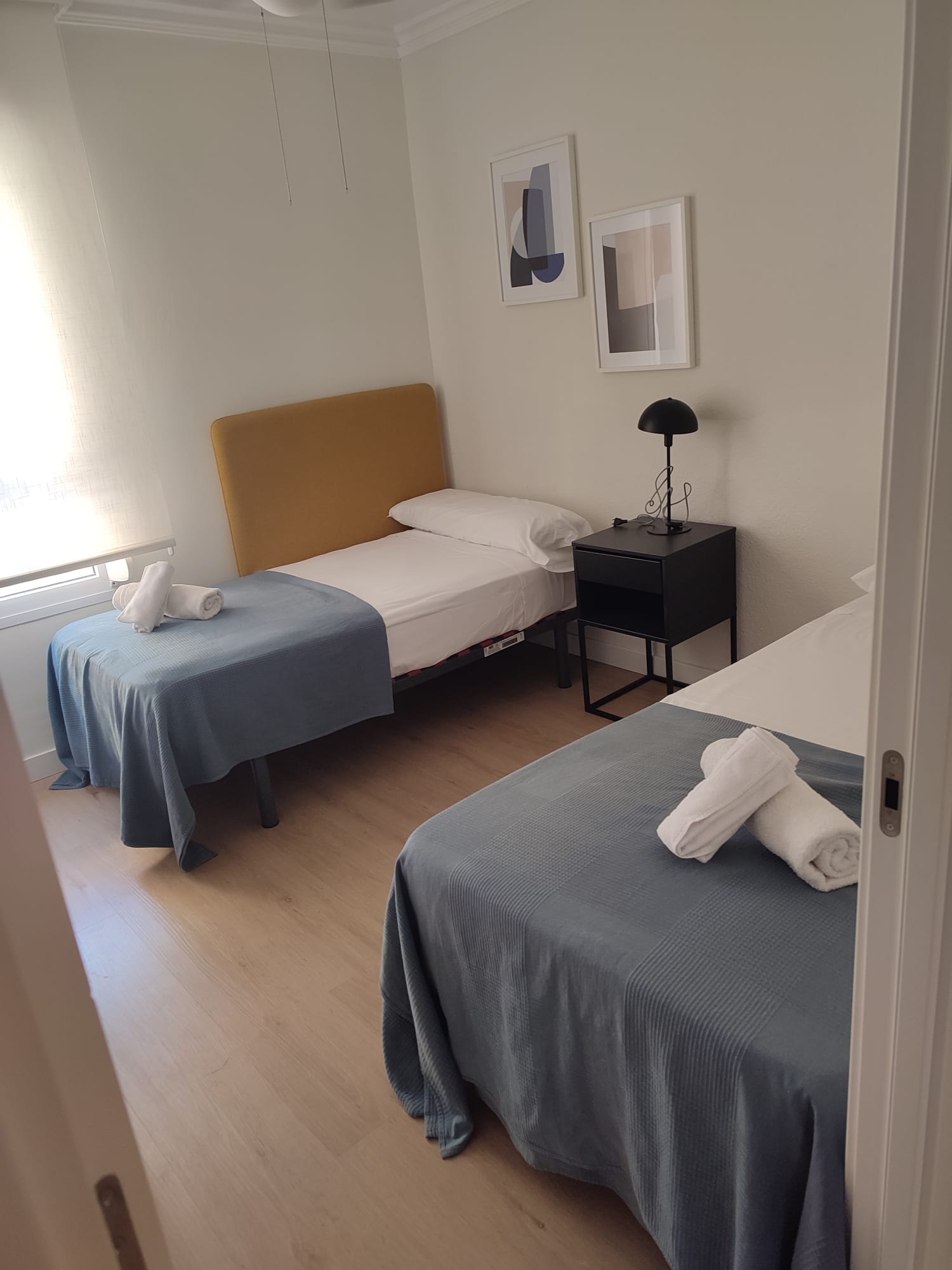 Habitación preparada después del servicio de limpieza